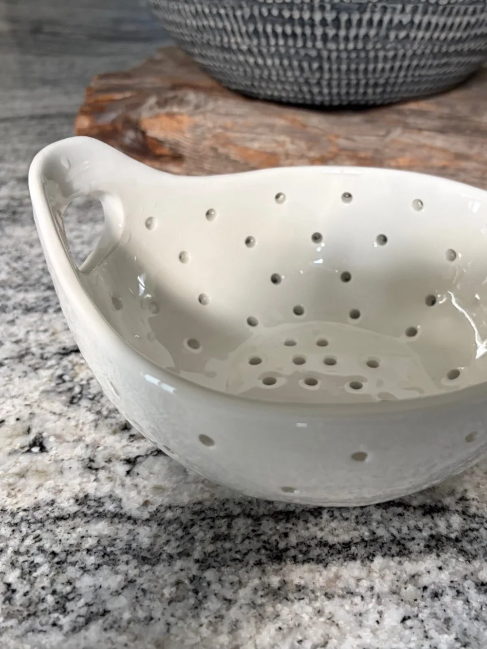 FARMHOUSE Pottery Berry CREAM WHITE STRAINER COLANDER BOWL